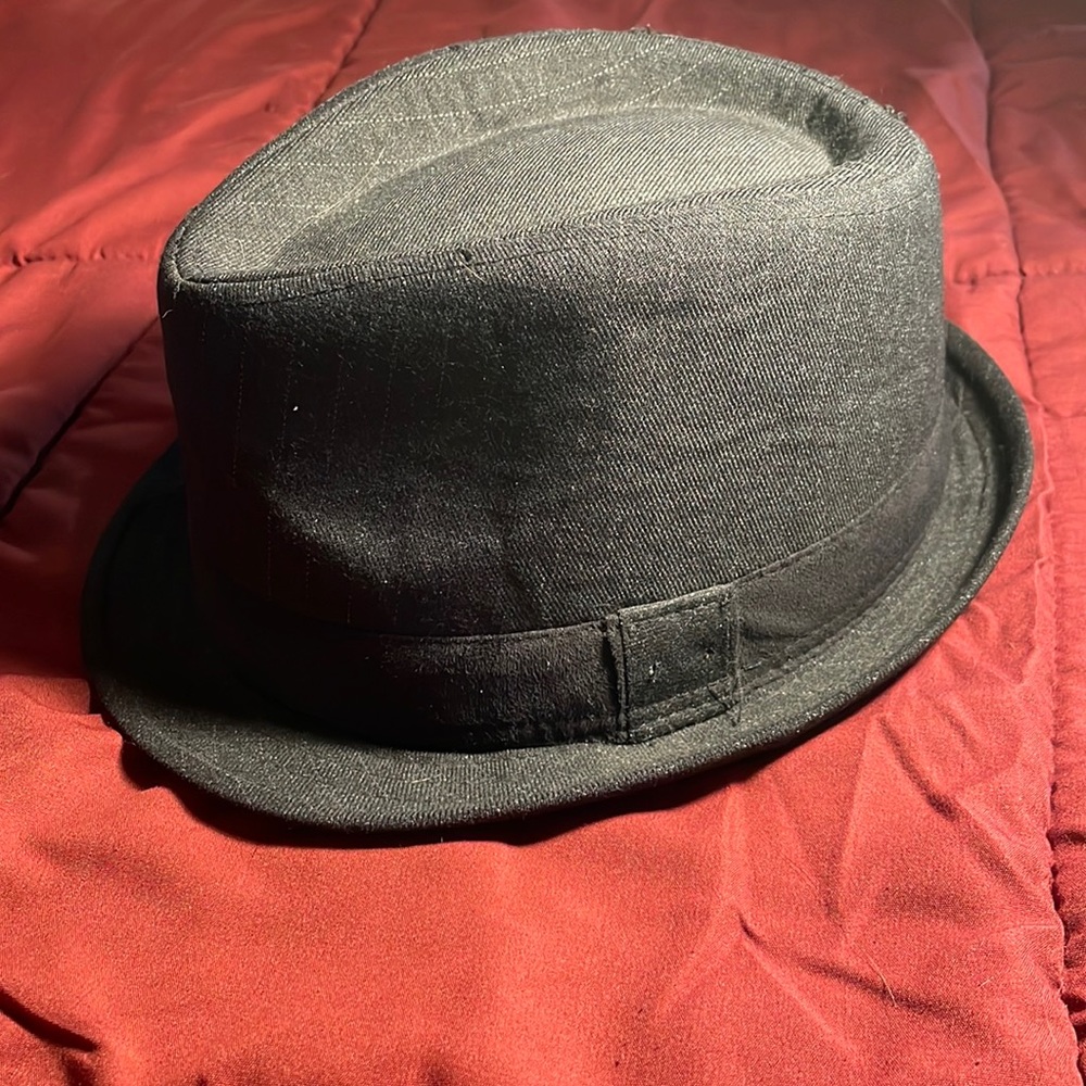 Dickies Black and white pinstripe fedora hat